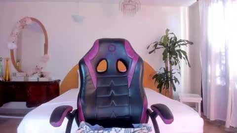 Snapshot of alinasimmons chatting on March 2026 12:53:02 PM AlinaSimmons online show from March 2026 12:53:02 PM