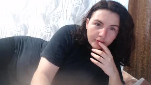 Snapshot of alinaxjames chatting on June 2026 08:06:02 AM AlinaxJames online show from June 2026 08:06:02 AM