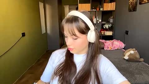 Alice online show from December 2025 06:08:02 AM