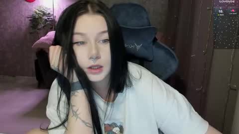 Snapshot of alinegreeeen chatting on February 2026 03:22:01 PM Aline Greeeen online show from February 2026 03:22:01 PM