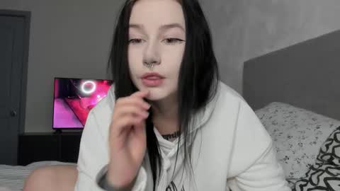 Snapshot of alinegreeeen chatting on March 2026 08:17:01 AM Aline Greeeen online show from March 2026 08:17:01 AM