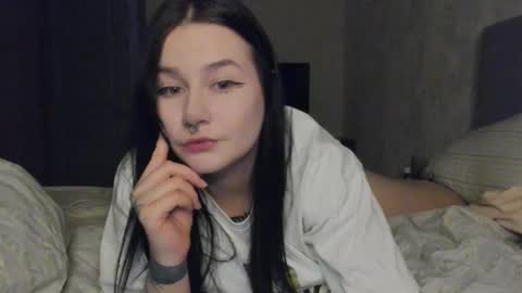 Snapshot of alinegreeeen chatting on March 2026 02:44:01 PM Aline Greeeen online show from March 2026 02:44:01 PM