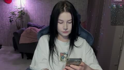 Snapshot of alinegreeeen chatting on April 2026 01:42:02 PM Aline Greeeen online show from April 2026 01:42:02 PM