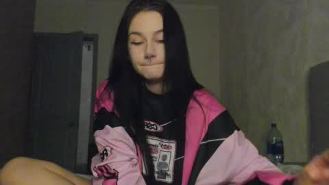 Snapshot of alinegreeeen chatting on April 2026 07:09:01 AM Aline Greeeen online show from April 2026 07:09:01 AM