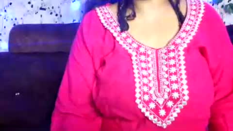 Alinna400 online show from May 2026 05:06:01 PM