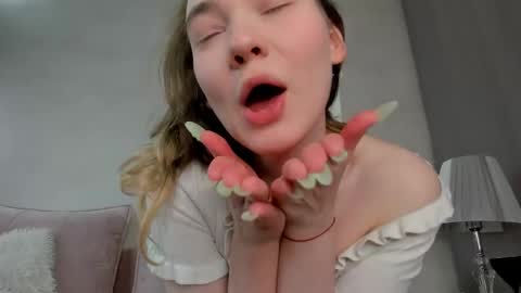 Alisa GMT2 Wen - Sun 10 AM - 4 PM except Monday and Tuesday   online show from February 2025 07:40:01 AM