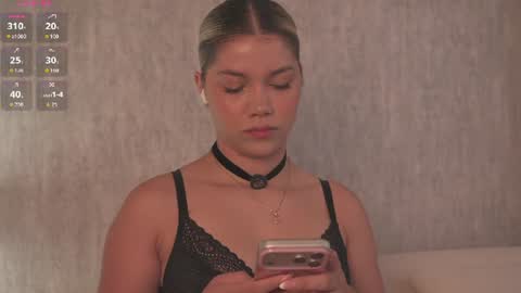 Snapshot of alisa_roldan chatting on July 2026 01:25:01 PM online show from July 2026 01:25:01 PM