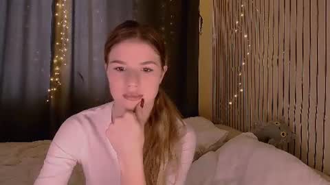 alisa_swan_ online show from June 2026 12:37:01 PM