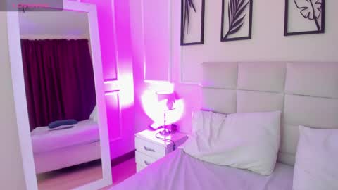     online show from February 2025 01:04:02 AM