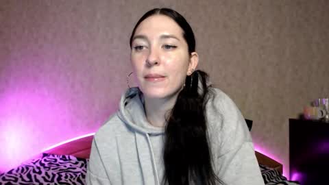 alisaadoll online show from October 2025 01:23:04 PM