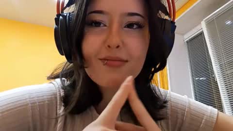 Snapshot of alisafelber chatting on November 2025 04:07:02 PM Yoyo online show from November 2025 04:07:02 PM