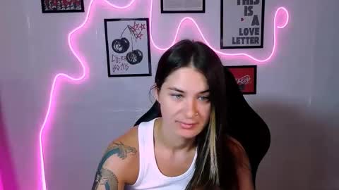 Snapshot of alisarossy chatting on May 2026 02:30:01 AM Alisa online show from May 2026 02:30:01 AM
