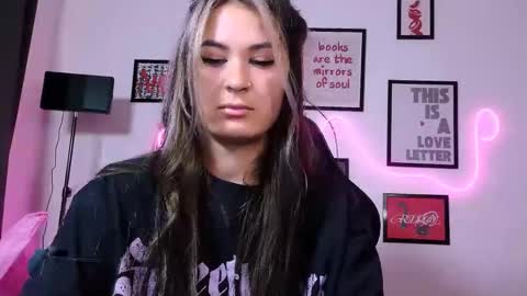 Snapshot of alisarossy chatting on May 2026 02:59:01 PM Alisa online show from May 2026 02:59:01 PM