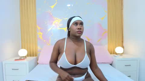 Snapshot of alishadixon chatting on September 2025 01:02:01 PM Alisha online show from September 2025 01:02:01 PM