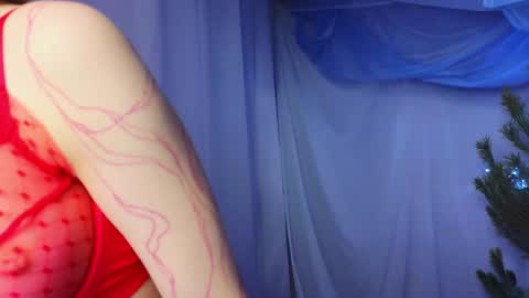 Snapshot of alisia_spinnet chatting on December 2024 10:33:02 AM Alisia online show from December 2024 10:33:02 AM