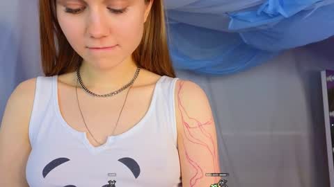 Snapshot of alisia_spinnet chatting on January 2025 01:45:02 PM Alisia online show from January 2025 01:45:02 PM