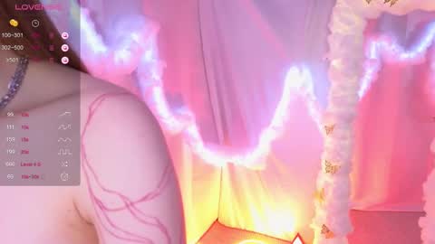 Snapshot of alisia_spinnet chatting on February 2025 02:31:02 PM Alisia online show from February 2025 02:31:02 PM