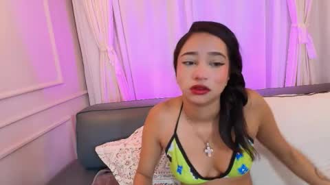 Snapshot of alison_ferrera chatting on April 2026 06:00:01 PM Ali online show from April 2026 06:00:01 PM