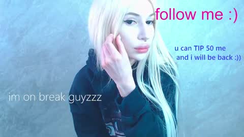 Snapshot of alison_moonlight chatting on April 2026 12:54:02 AM Alison online show from April 2026 12:54:02 AM