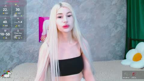 Snapshot of alison_moonlight chatting on April 2026 06:37:01 PM Alison online show from April 2026 06:37:01 PM