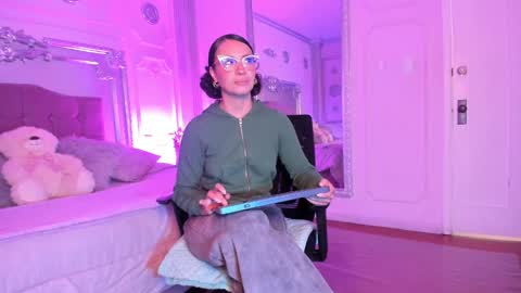 Alison Fishert online show from February 2025 11:54:01 AM