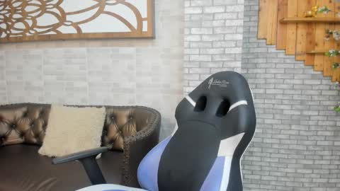 alisonn_doll online show from January 2026 07:17:01 PM