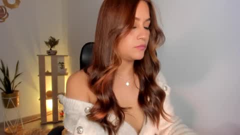 Snapshot of aliss_es chatting on January 2025 04:48:01 PM ALISS online show from January 2025 04:48:01 PM