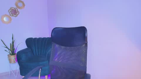 Snapshot of aliss_es chatting on May 2026 05:42:01 PM ALISS online show from May 2026 05:42:01 PM