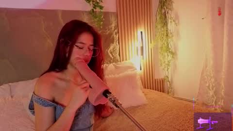 Snapshot of alissa_cute1 chatting on October 2025 02:33:01 AM Mia online show from October 2025 02:33:01 AM