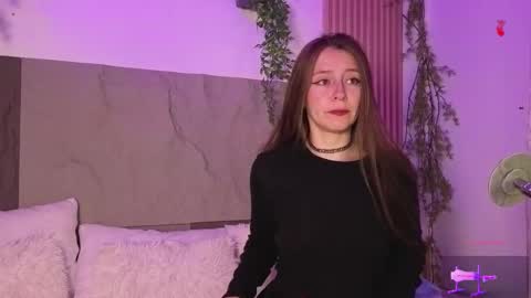 Snapshot of alissa_cute1 chatting on December 2025 03:50:01 PM Mia online show from December 2025 03:50:01 PM