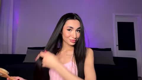 Alissa online show from October 2025 07:25:01 PM