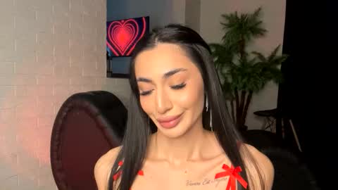 Alissa online show from November 2025 06:09:02 PM