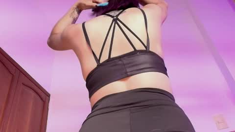 Snapshot of alissanix chatting on April 2026 01:39:01 AM AlissaNix online show from April 2026 01:39:01 AM