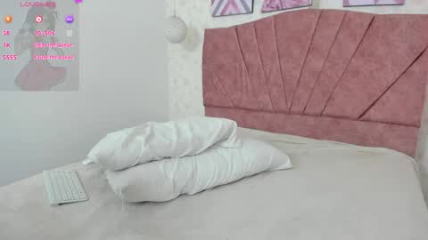 Snapshot of alisse_hall chatting on April 2026 01:39:01 PM Alisse online show from April 2026 01:39:01 PM