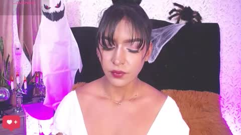 Snapshot of alisse_laurent chatting on October 2025 04:05:01 AM alisse online show from October 2025 04:05:01 AM