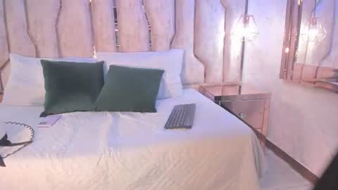 Snapshot of alisse_myers chatting on June 2026 03:04:02 AM alisse_myers online show from June 2026 03:04:02 AM
