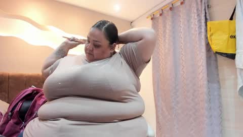 Alisson online show from April 2026 06:57:02 PM