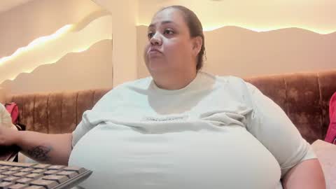 Snapshot of alisson_am chatting on June 2026 11:05:01 AM Alisson online show from June 2026 11:05:01 AM
