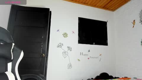 Snapshot of alisson_hoffman05 chatting on February 2025 11:52:01 AM Alisson hoffman05 online show from February 2025 11:52:01 AM