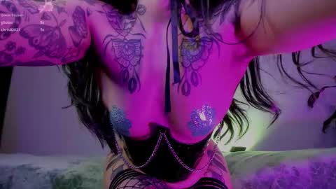 Snapshot of alisson_rocker chatting on March 2026 02:59:01 AM online show from March 2026 02:59:01 AM