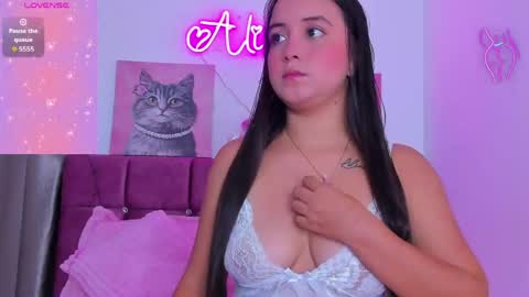 Snapshot of alissonsweet18_ chatting on April 2026 02:21:01 PM Alisson online show from April 2026 02:21:01 PM