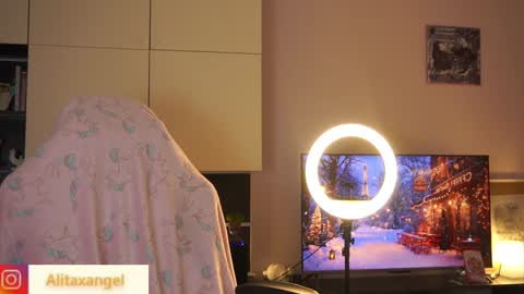 A L I T A online show from December 2024 07:28:01 PM