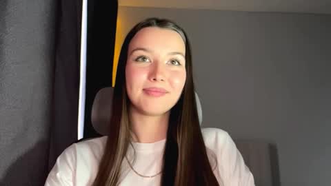 Annie online show from November 2025 09:53:01 AM