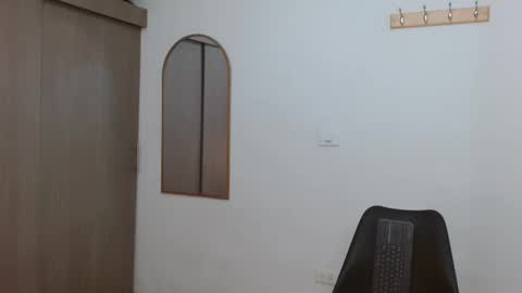 alix online show from November 2025 03:18:02 AM