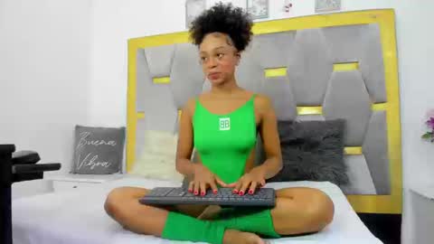 Snapshot of aliyahbrowns chatting on March 2026 03:15:01 PM Aliyah... online show from March 2026 03:15:01 PM