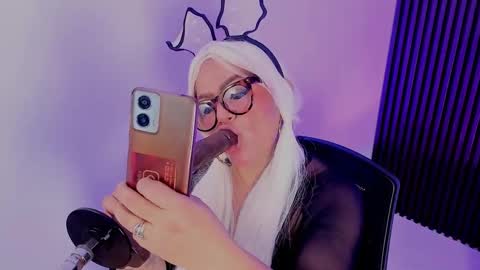 Aliyahs stone online show from November 2025 02:38:02 PM