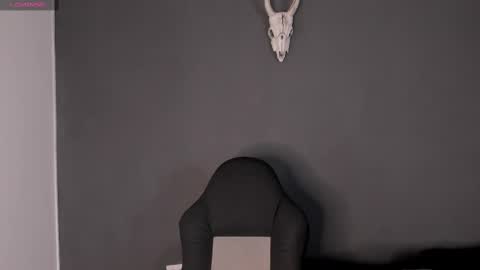 Snapshot of aliz_01 chatting on March 2025 02:09:01 AM Aliz online show from March 2025 02:09:01 AM