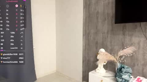 Snapshot of alizavigneau chatting on March 2026 05:52:02 PM Alice online show from March 2026 05:52:02 PM