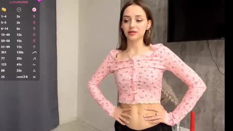 Snapshot of alizavigneau chatting on March 2026 05:30:01 PM Alice online show from March 2026 05:30:01 PM