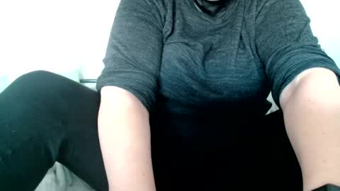 Snapshot of alize82 chatting on April 2026 06:05:01 AM Marley online show from April 2026 06:05:01 AM